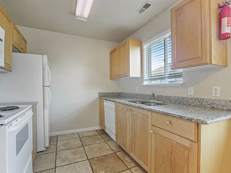 264 N 3 E #602 — Photo 10