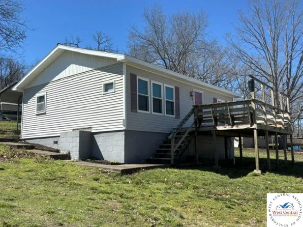 592 Outlook Dr, Edwards, MO 65326