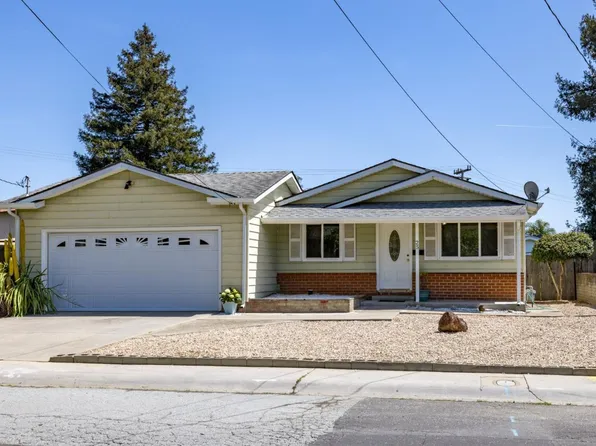 25 Holm Rd, Watsonville, CA 95076