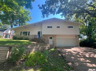 292 Jana Rd, Macomb, IL 61455