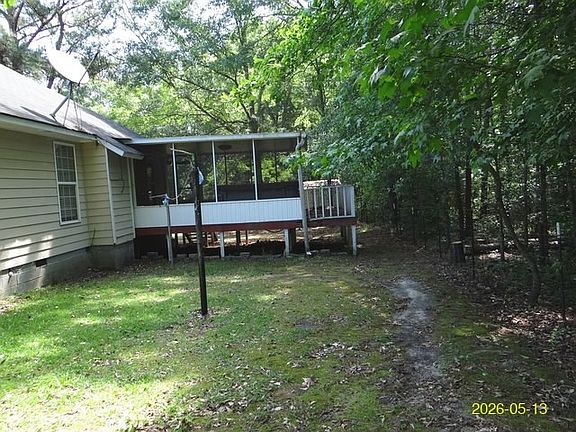 2nd image of 20 Island Creek Rd