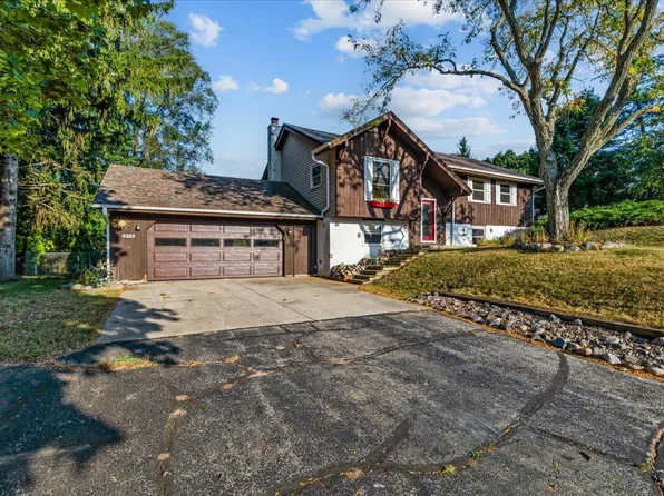 5066 Horizon COURT, West Bend, WI 53095