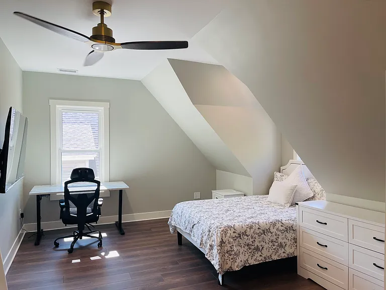 610 Cambridge St — Photo 4