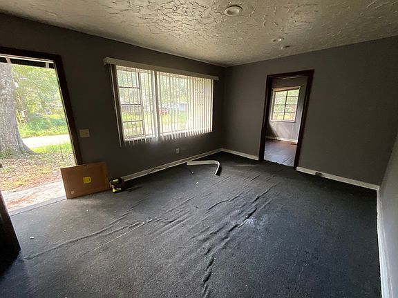 3rd image of 3522 Norwood Ave