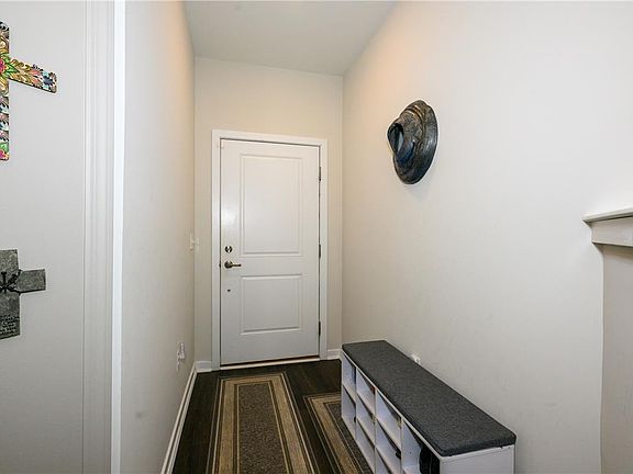 2nd image of 7542 Clayton Ave
