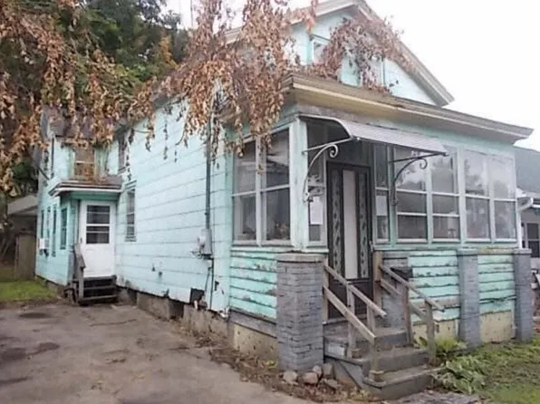 180 E 9th St, Oswego, NY 13126