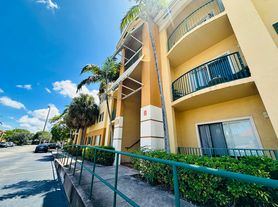 7330 NW 114th Ave, Doral, FL
