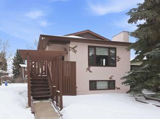 50 W Greenham Dr, Red Deer, AB T4P2X4