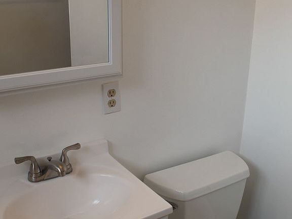 4th image of 1350 Golden Gate Ave APT 3