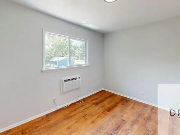 5715 Shaw St, Haslett, MI