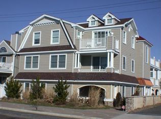 915 Saint Charles Pl, Ocean City, NJ 08226