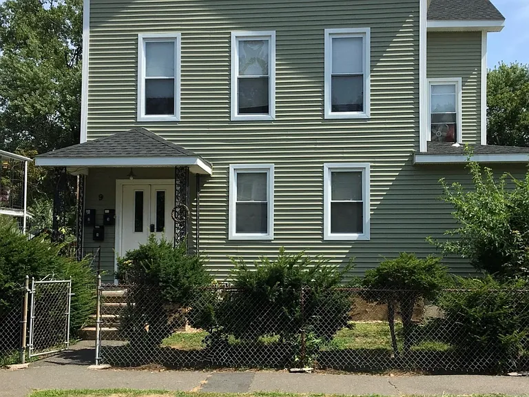 9 W School St #1 — Photo 1