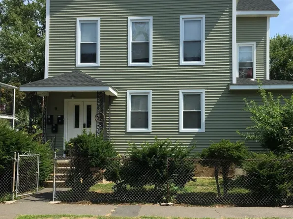 9 W School St #1, Westfield, MA 01085