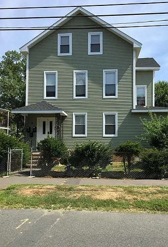 9 W School St #1 Photo 1