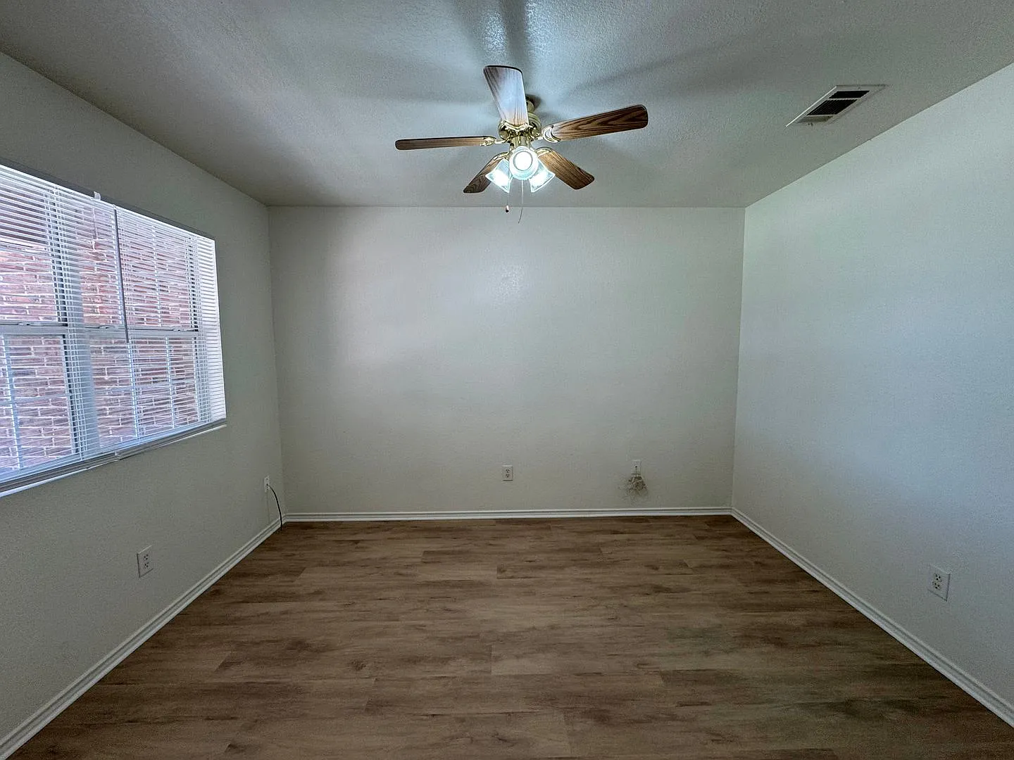 4-Bedroom House for Rent in Killeen — Photo 3