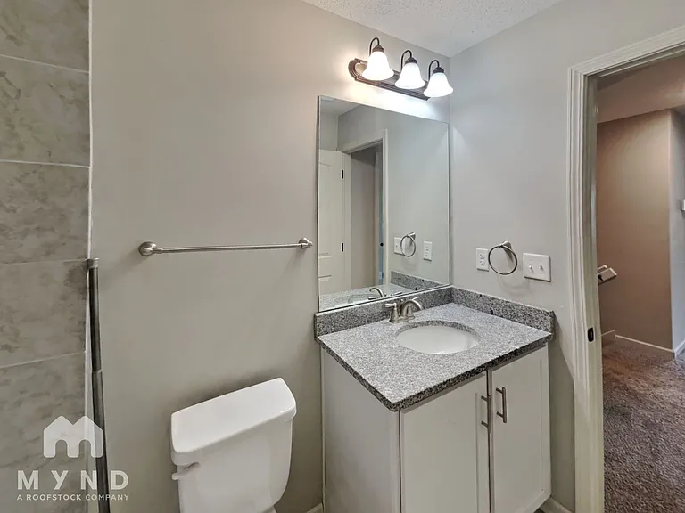 160 Nicholas Dr — Photo 19