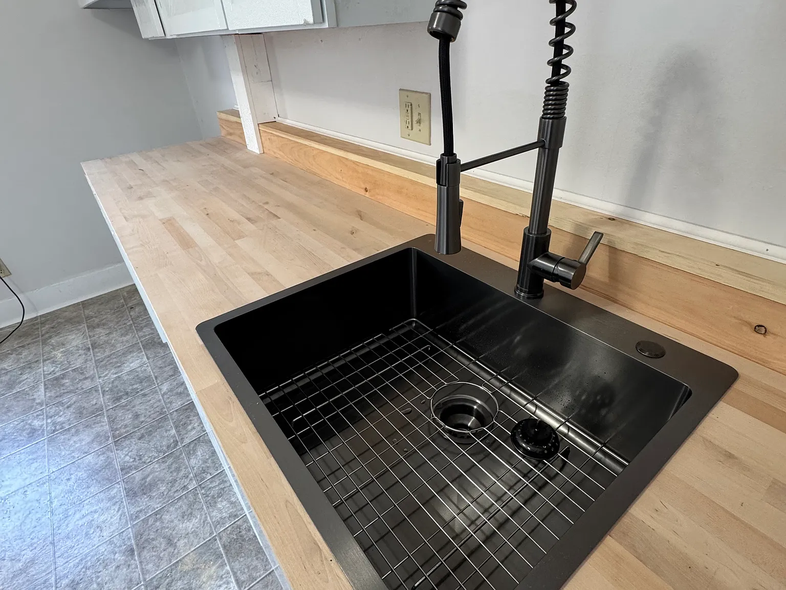 2 bed, 800 sqft, $2,594 — Photo 4