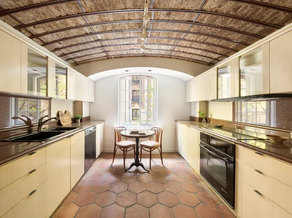 27 West 67th Street image 6 of 15