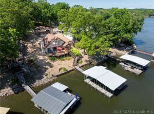 90 Hendrix Haven Dr, Sunrise Beach, MO 65079