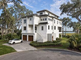 18 Indian Hill Ln, Hilton Head Island, SC 29926