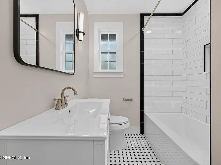 2247 Riverside Ave #6 — Photo 12