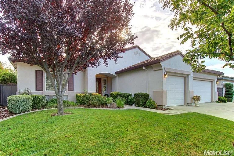 9445 Century Oaks Ln photo 1