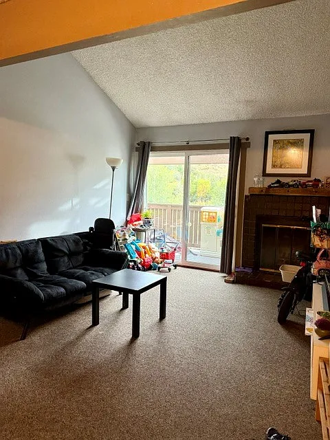 2 bed, 768 sqft, $3,000 — Photo 2