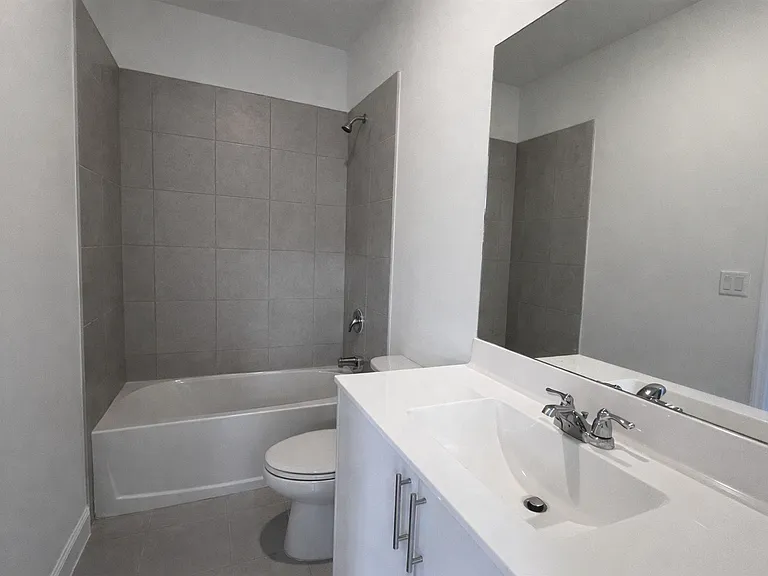 2766945 SW 15578th Ct — Photo 6