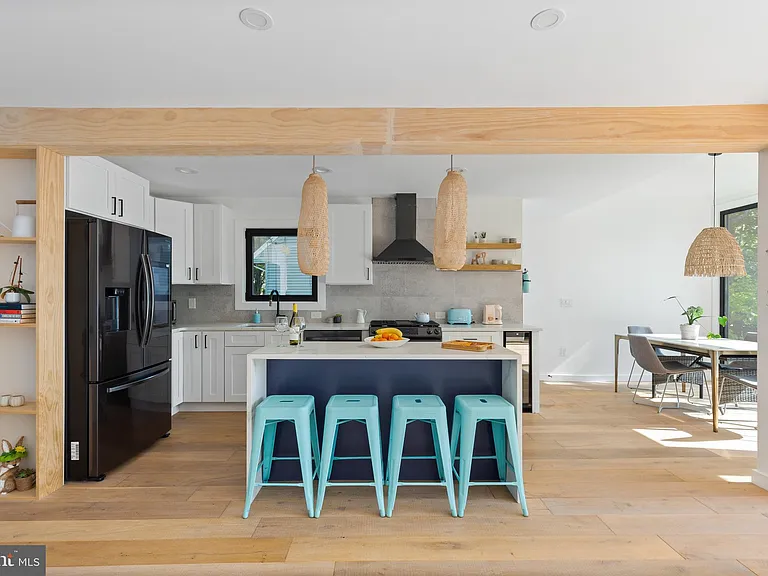 101 Lakeshore Dr — Photo 6