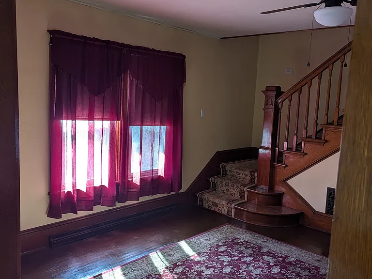 1279 Vine St — Photo 2