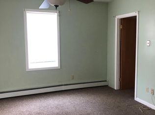 160 Blackstone St #1F, Woonsocket, RI 02895