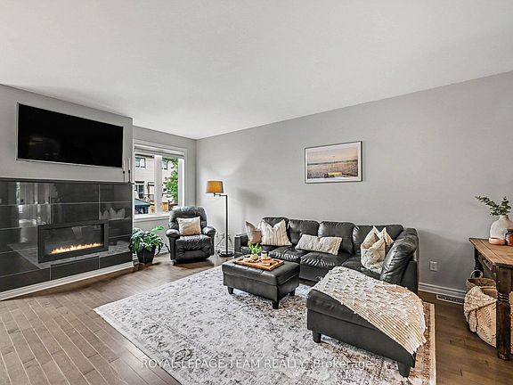 5th image of 227 King St