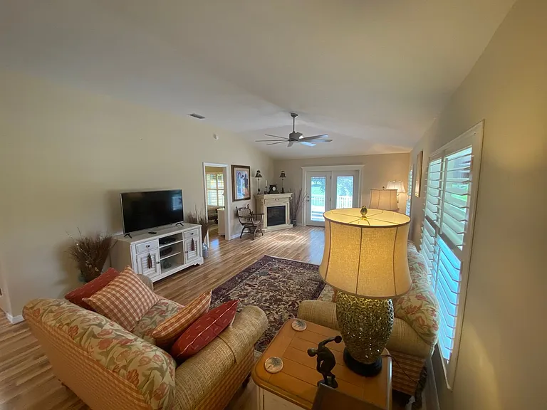 3301 Archer Ave — Photo 10