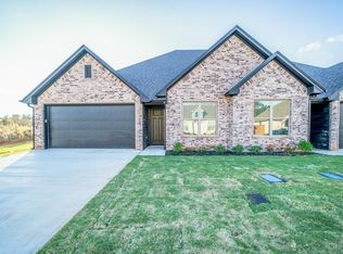 1431 Page Valley Cir, Longview, TX 75601