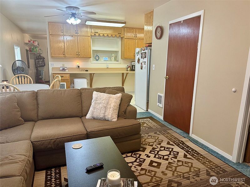 3rd image of 211 W Main Street