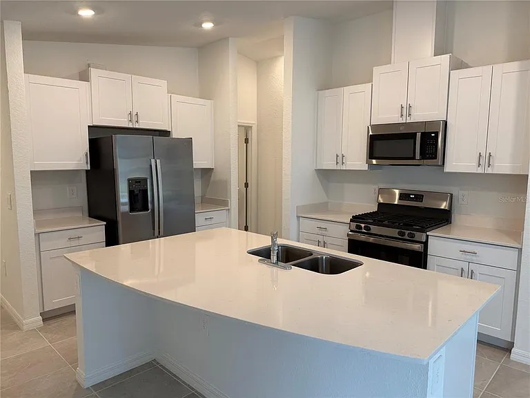 9196 Tequila Sunrise Dr — Photo 2