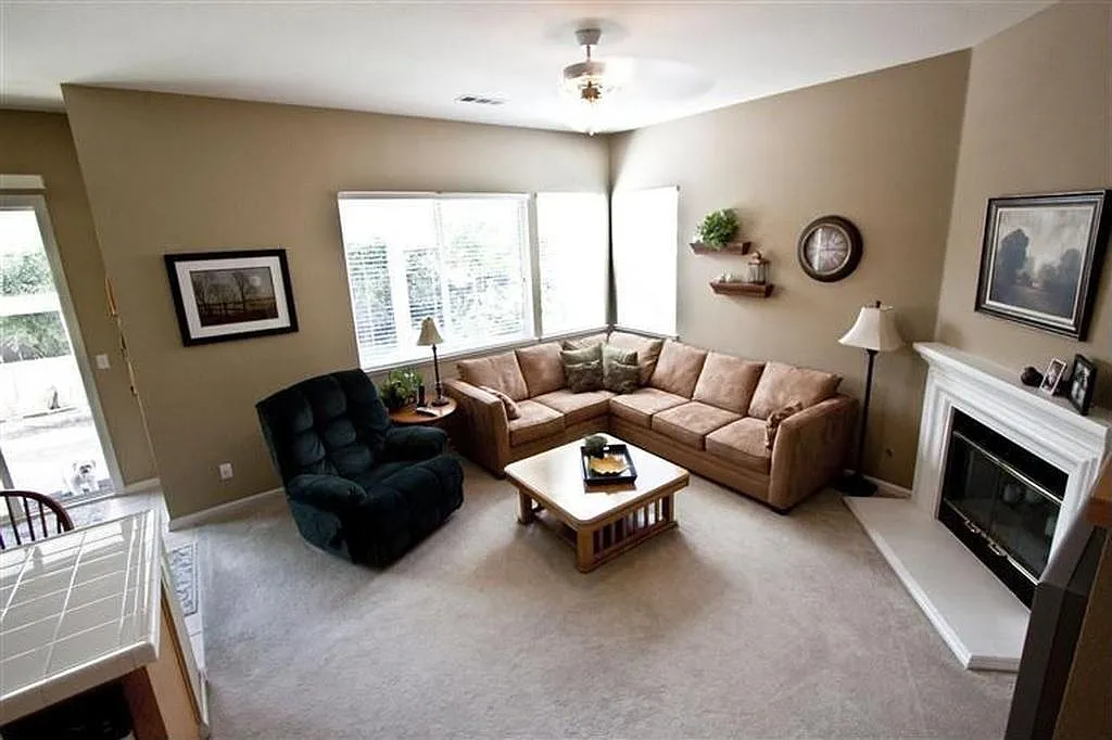 1236 Casual Ln — Photo 3