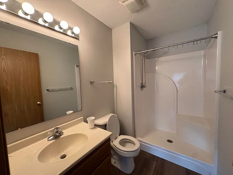 1039 Scott Park Dr — Photo 8