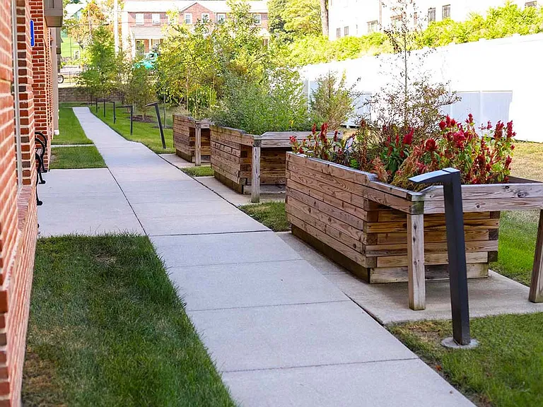 Greens at Irvington Mews — Photo 26