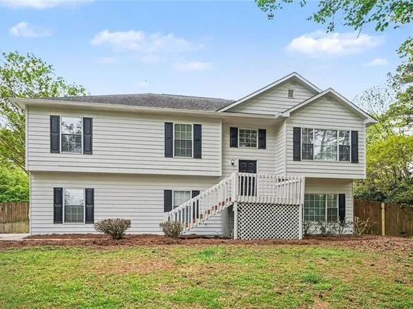 4615 Wheeler Creek Dr, Hoschton, GA 30548