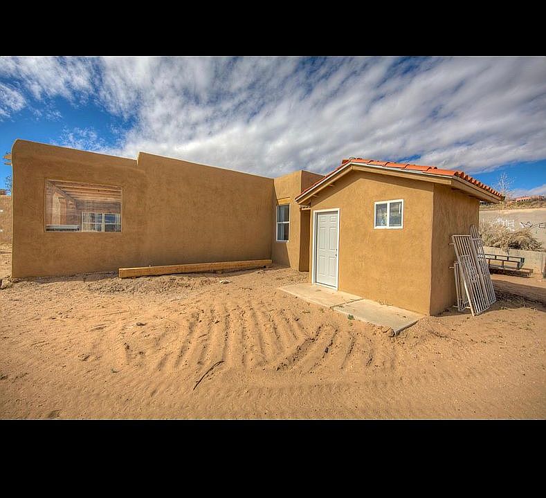 1st image of 1828 Calle Del Vista Rd NW