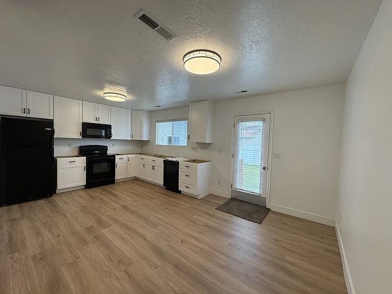 1914 N 2225 W — Photo 3