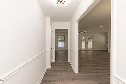 3 bed, 1412 sqft, $1,900 — Photo 2