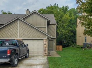 256 SW Pinetree Ln, Lees Summit, MO 64063