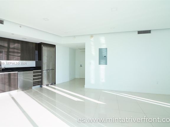 4th image of 92 SW 3rd St APT 2706