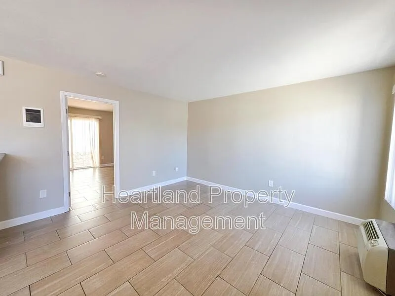 1 bed, 1.0 bath, 550 sqft, $1,925 — Photo 2