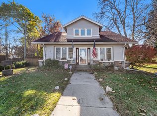 66 E Shore Dr, Whitmore Lake, MI 48189