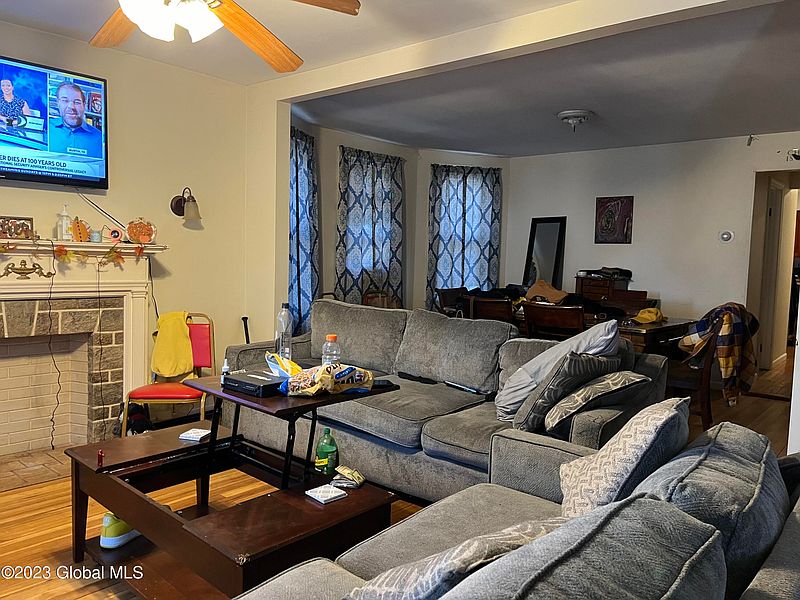 4th image of 1217 Pleasant Street