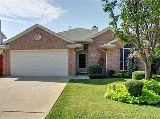 3900 Berrybush Ln, Fort Worth, TX 76137