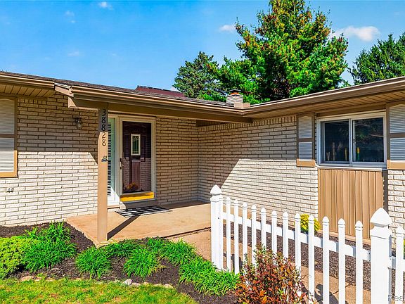 4th image of 38828 Grandon St
